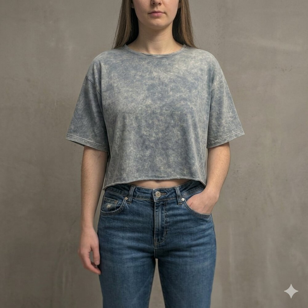 NWOT Extra Soft 100% Cotton cropped raw hem lightweight T-Shirt - US S